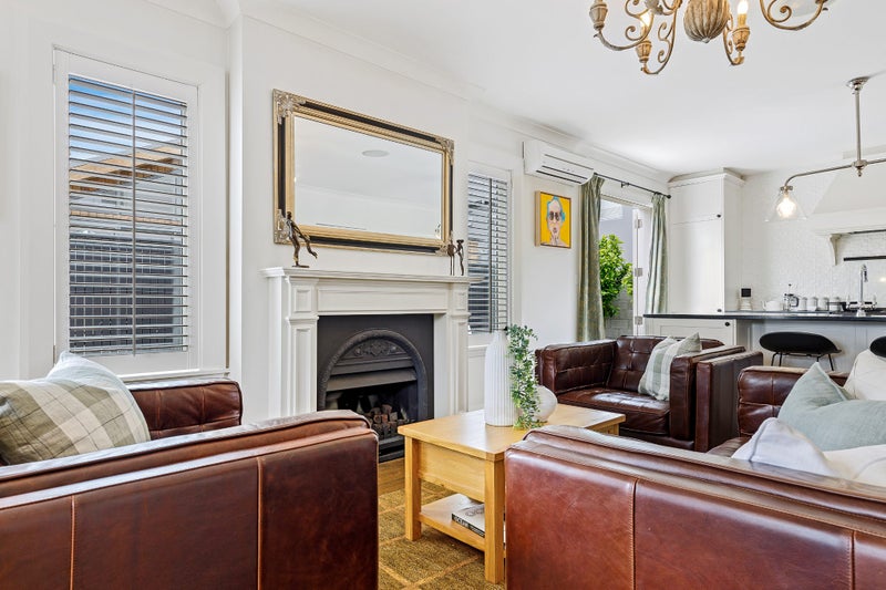 Standalone, Freehold & Double Garage64306110835331113