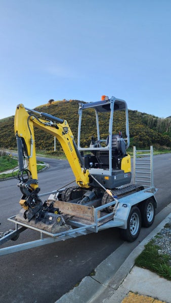 1.7T Wacker Neuson Digger Low hrs, 90dge tilt quick hitch64306311096833112