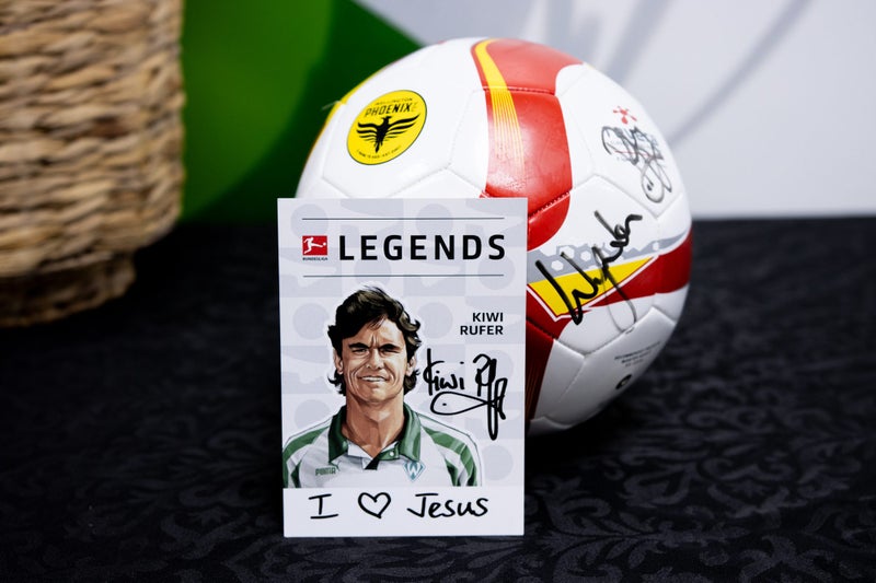 CHARITY AUCTION: Auckland FC - VIP game experience with Wynton Rufer + ball/card64437658266114111