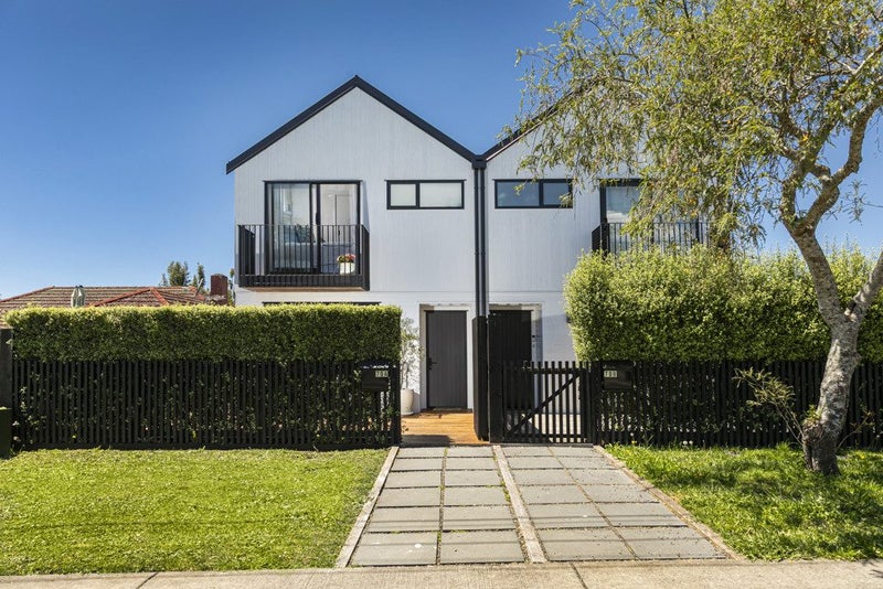 Modern Living!64306400871299110