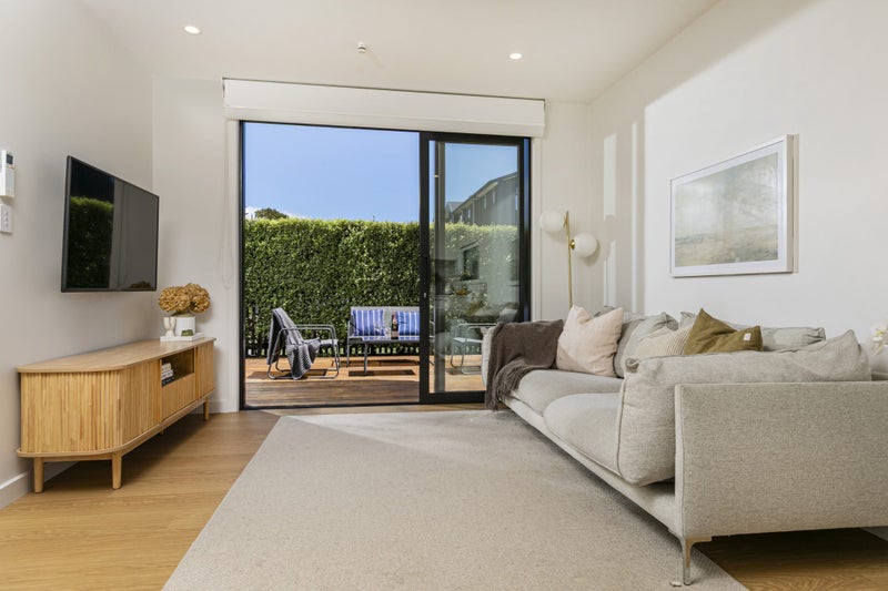 Modern Living!64306400871299112