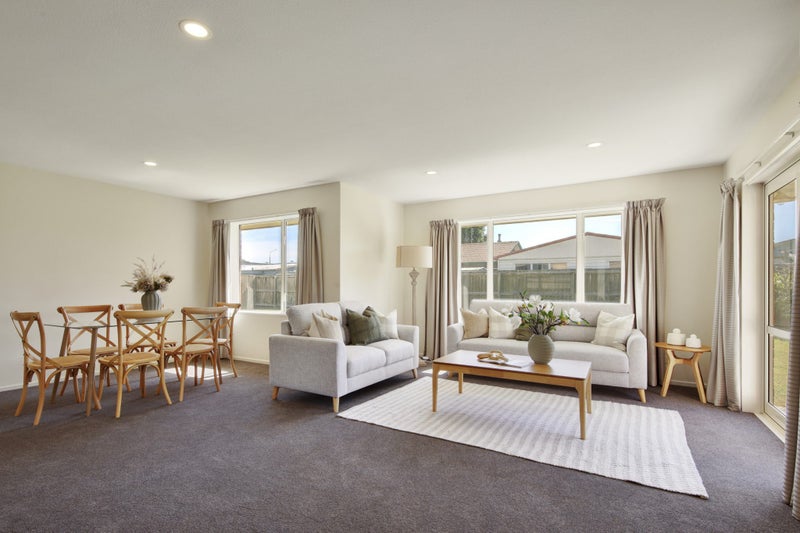 Family Showstopper with Best-in-Show Features!64306400955393112