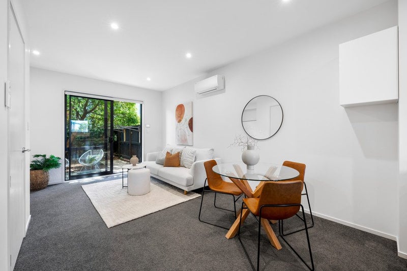 Urban Express, Park-Like Nest!64306495270146113