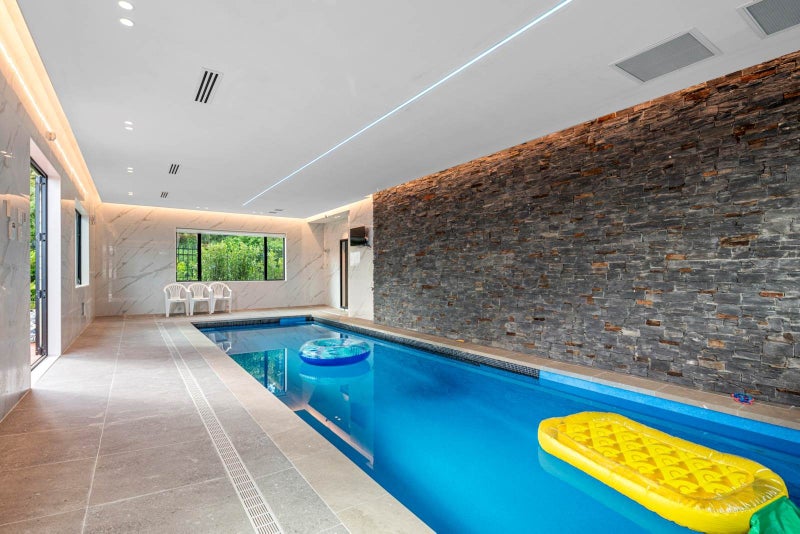 An Elegant Retreat for Generations64307111402113112