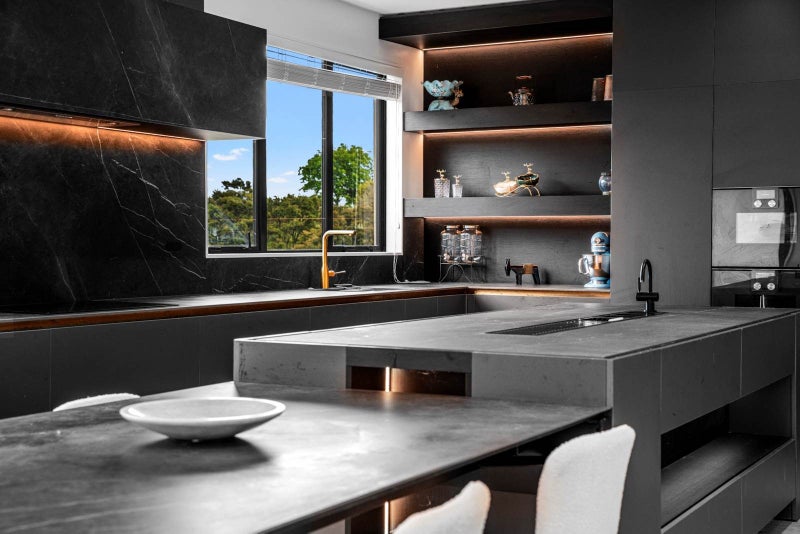 An Elegant Retreat for Generations64307111402113114