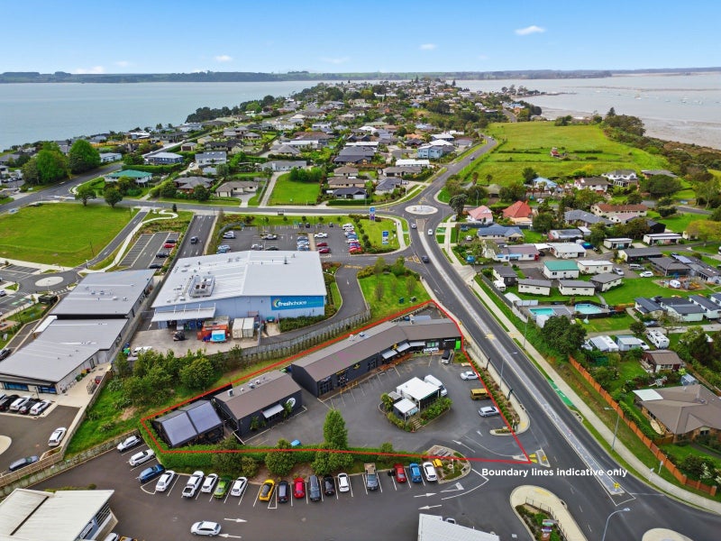 Multi-tenanted investment on large freehold site64307325681667110