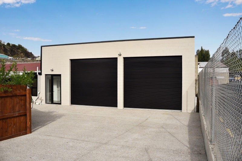 Split Risk, Multi Tenanted Investment64307325818882113