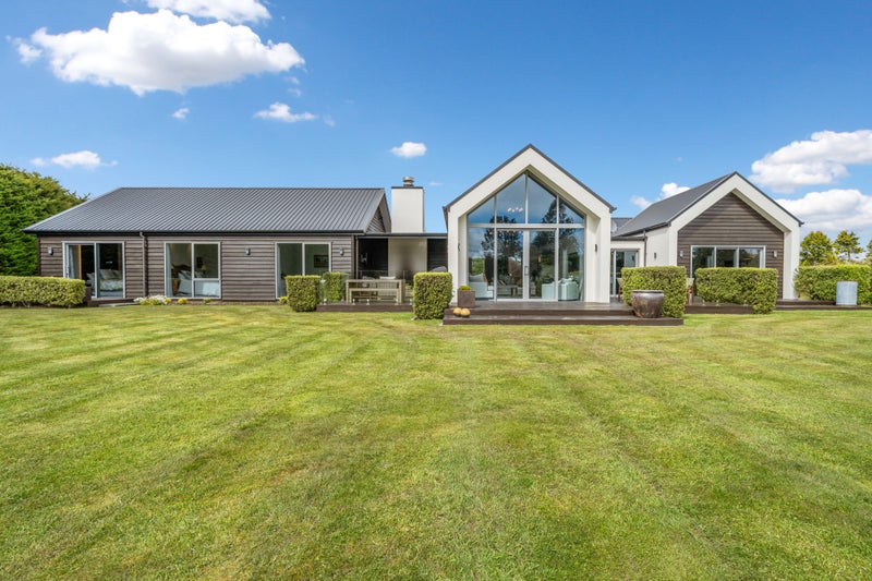 Modern lifestyle with space to entertain!64307513310081113