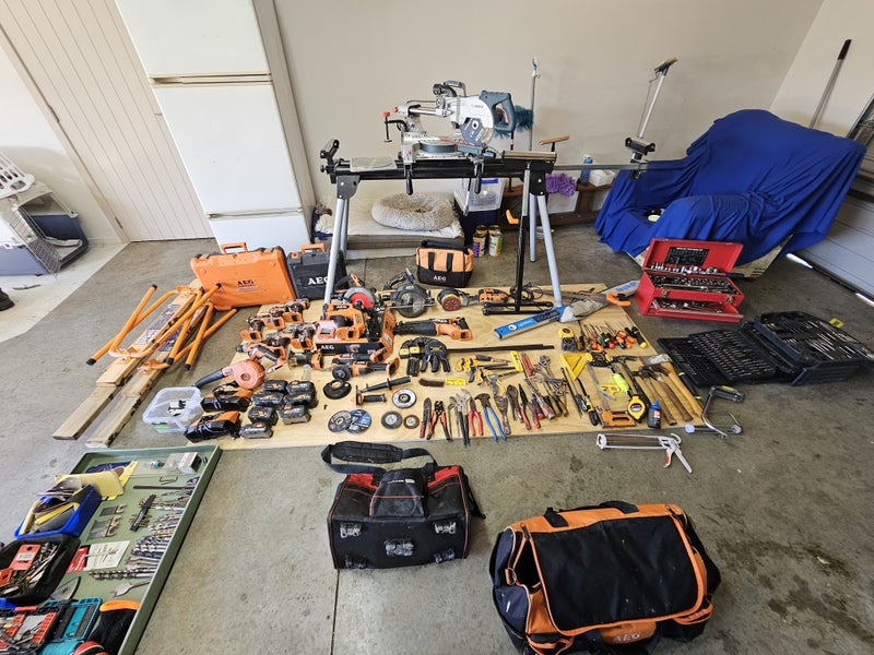 $1 RESERVE - AEG, TOOLS, SAW, MISC. BUNDLE64308037973507111