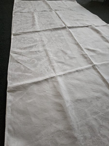 Large White Heirloom Damask Banquet Cloth Carousel 16