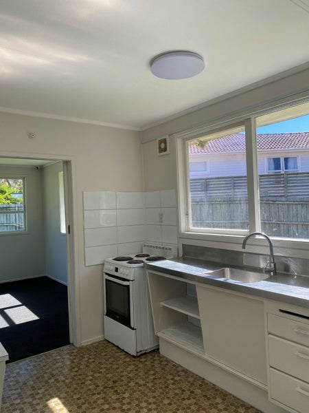 Forrest Hill, 4 bedrooms64310415186946113