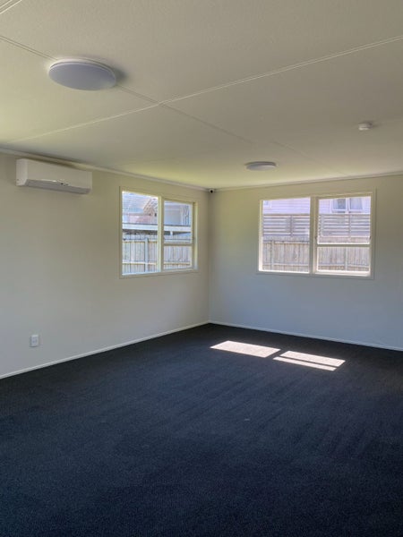 Forrest Hill, 4 bedrooms64310415186946112