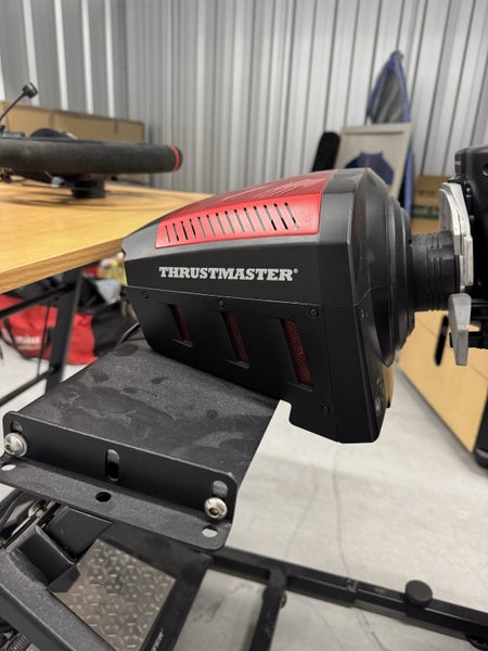 Thrustmaster sim racing rig with XBOX ONE64310652342531114
