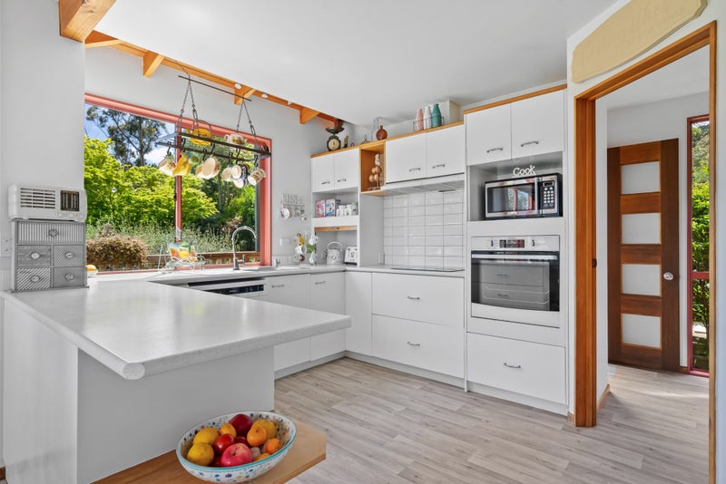 Family Living, Views, and Endless Possibilities64391858000385112