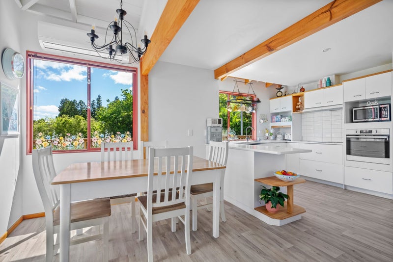 Family Living, Views, and Endless Possibilities64391858000385114