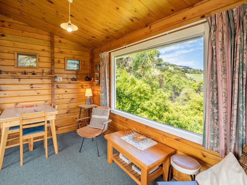 Classic Kiwi Bach With Sea Views64314878302722113