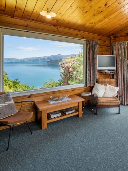 Classic Kiwi Bach With Sea Views64314878302722114