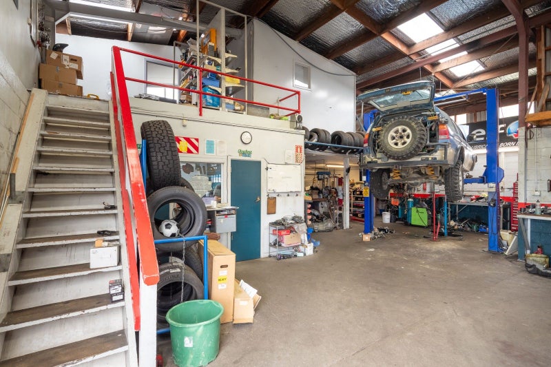 Owner occupy or invest in pole position64314878351362111