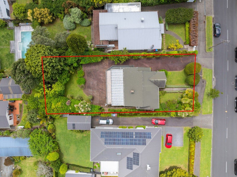 Sitting perfectly for enhancement!64315660581633114