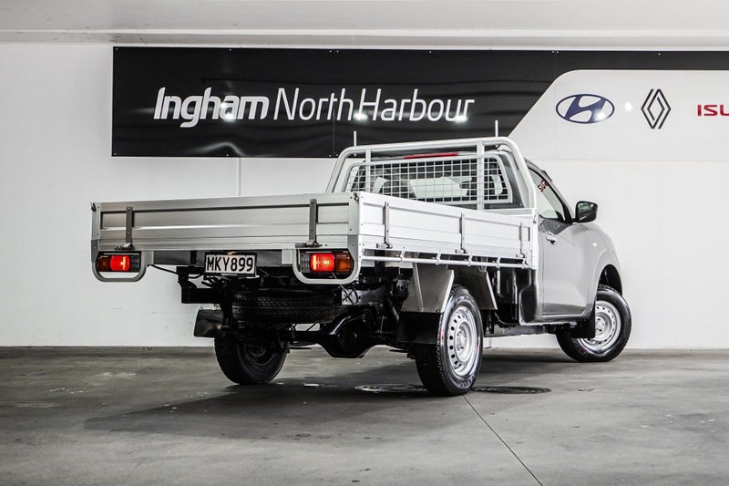 2019 Nissan Navara RX 2.3D/4WD/6MT64315570753282112