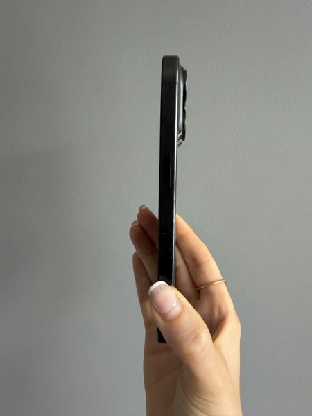 iPhone 15 pro64315735498754112