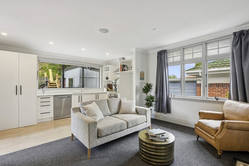 Picture-Perfect Starter in a Prime Location64317399634434112