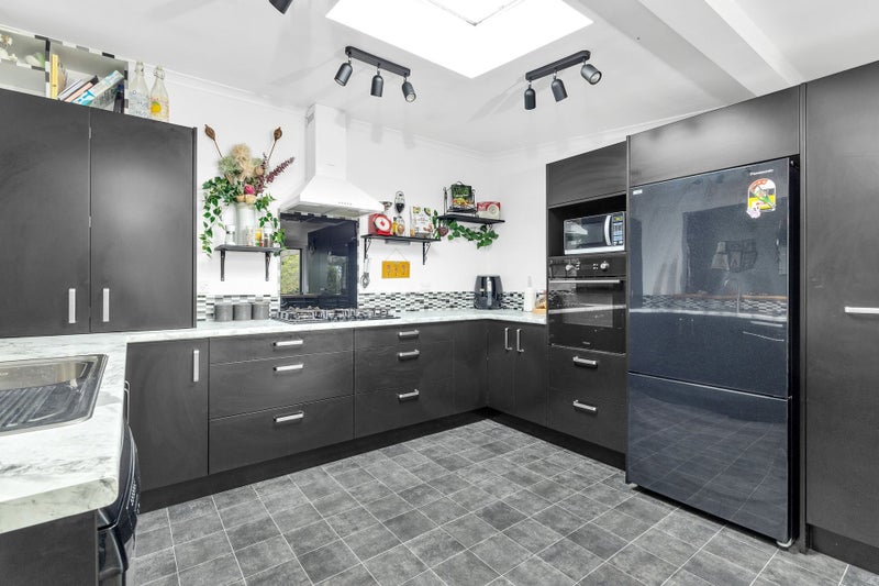 Warm and Welcoming with Stunning Outlook64315944435842113