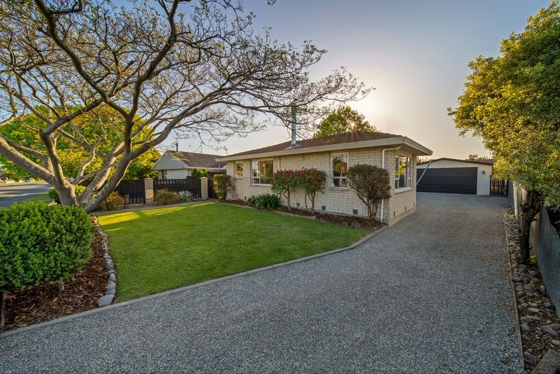 Renovated and Ready for Summer... Must be Sold!64316345401603111