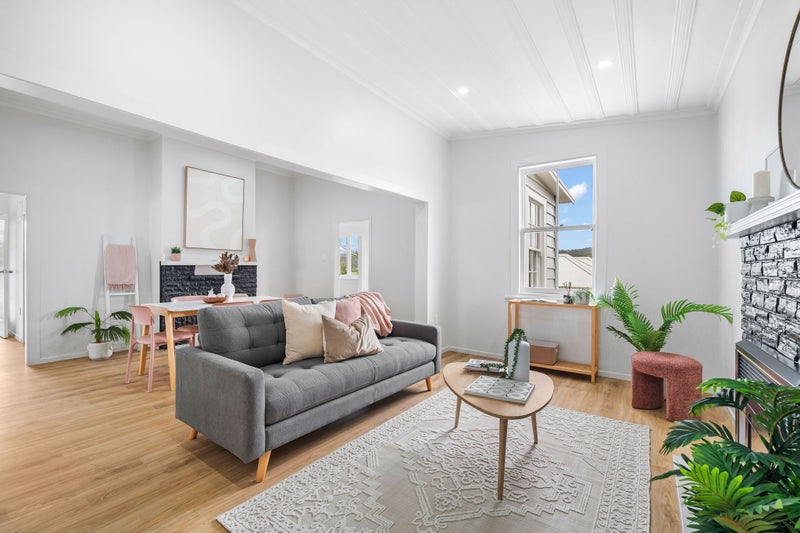 Modernised Character Home, Immediate Possession64316360353537112