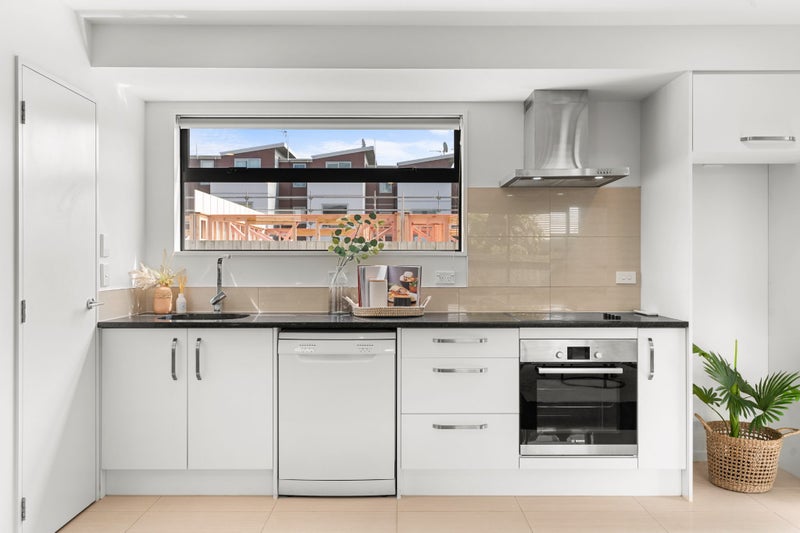 Your Urban Retreat - Comfort, Convenience & Style64316464092929113