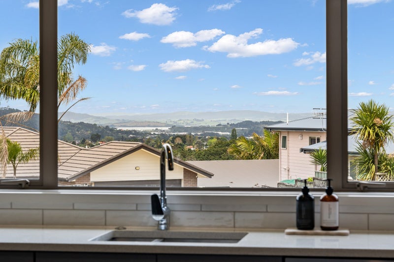 Vendors bought, no question - this is selling!64316967436419113