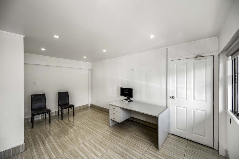 Recently refurbished with vacant possession64316967632387114