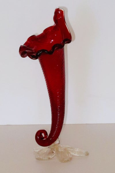 ***VINTAGE RED MURANO CORNUCOPIA VASE*** Carousel 1