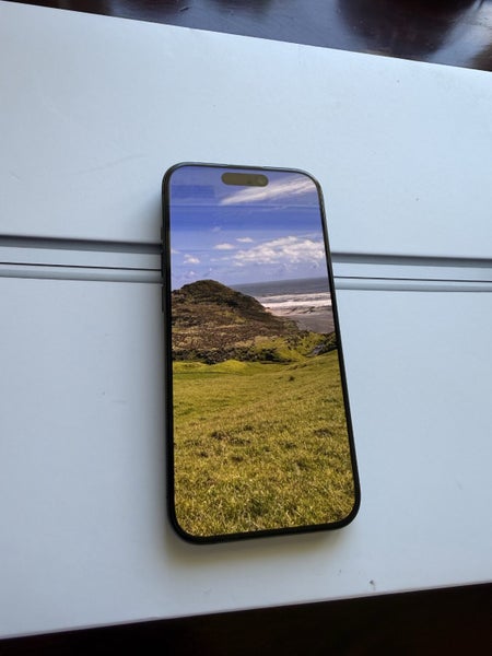 iPhone 15 Pro – 128 GB (Black Titanium)64317026465410111