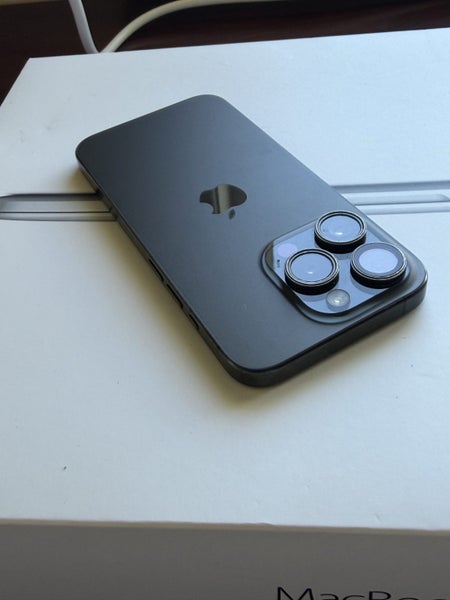 iPhone 15 Pro – 128 GB (Black Titanium)64317026465410114