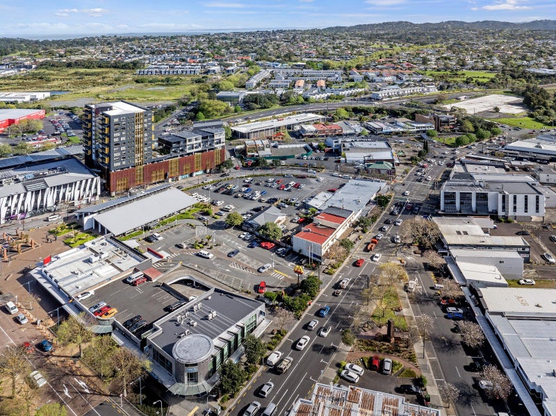 Development opportunity with options in New Lynn64318001874818111