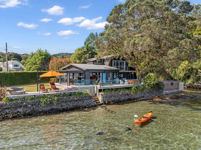 Absolute Water's Edge Tutukaka Coast64317204828035111