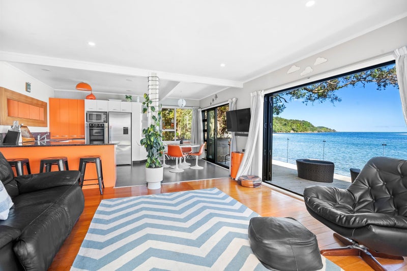 Absolute Water's Edge Tutukaka Coast64317204828035113