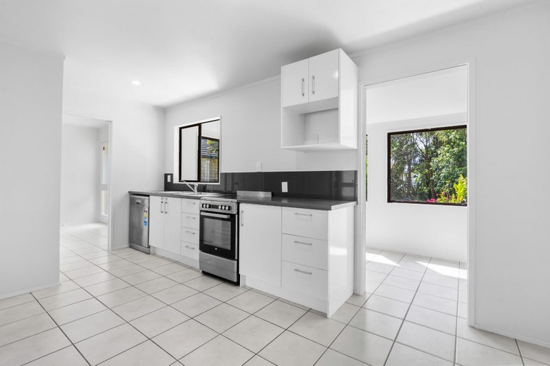 Modern, Stylish, & Renovated Kensington Gem!64317279314691112