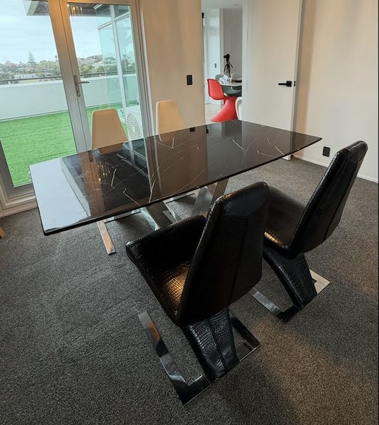 Marble table with 5 chairs64317339516802113