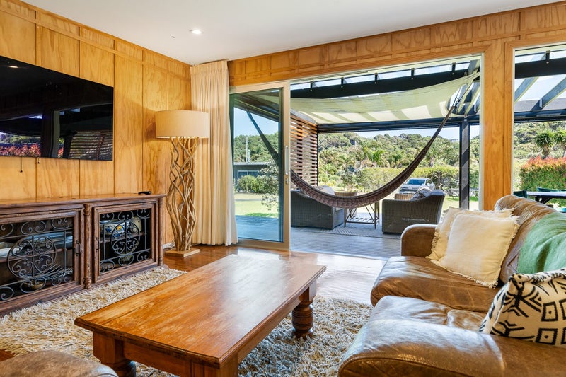 Sunny, Stylish, and Set for Coastal Living64317294640771113