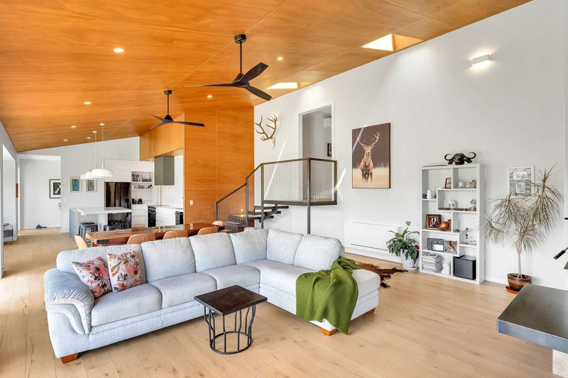 Architectural Brilliance. Views to Live For.64317399449474111