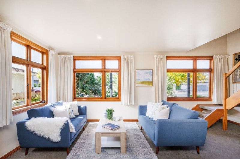 Awapuni, 6+ bedrooms64384806201858113