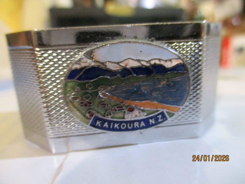 Vintage Kaikoura serviette ring Carousel 1