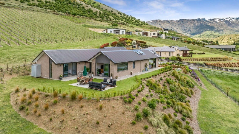 Exceptional Views, Stroll to the Lake64317804333954110