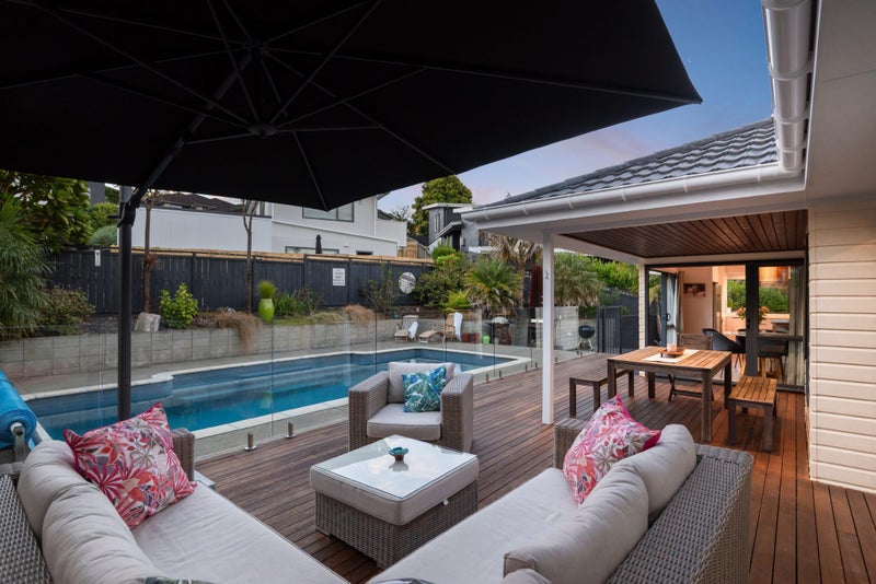 Red Beach Lifestyle - Views & Opportunity!64318109766531110