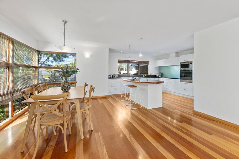 LIFESTYLE DEFINED BY LOCATION64318308002691114