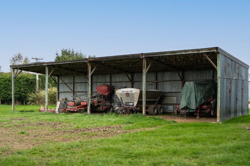 Productive Bareland Block64318399823235112