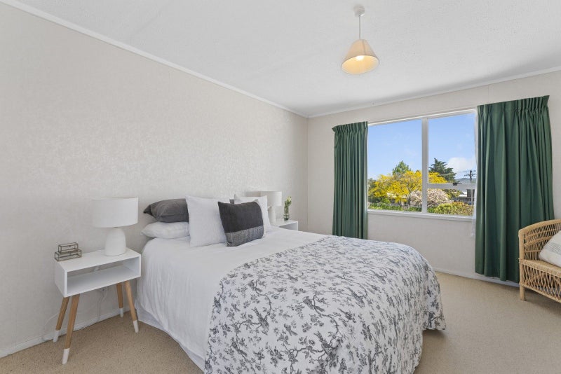 1960's Bach in Prime Location64396427452162114