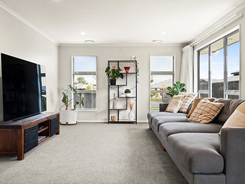 Modern Living & Effortless Style64318808224257114